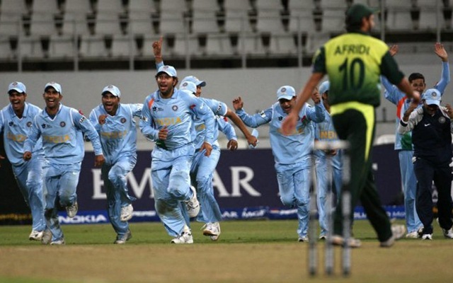 India vs Pakistan bowl out