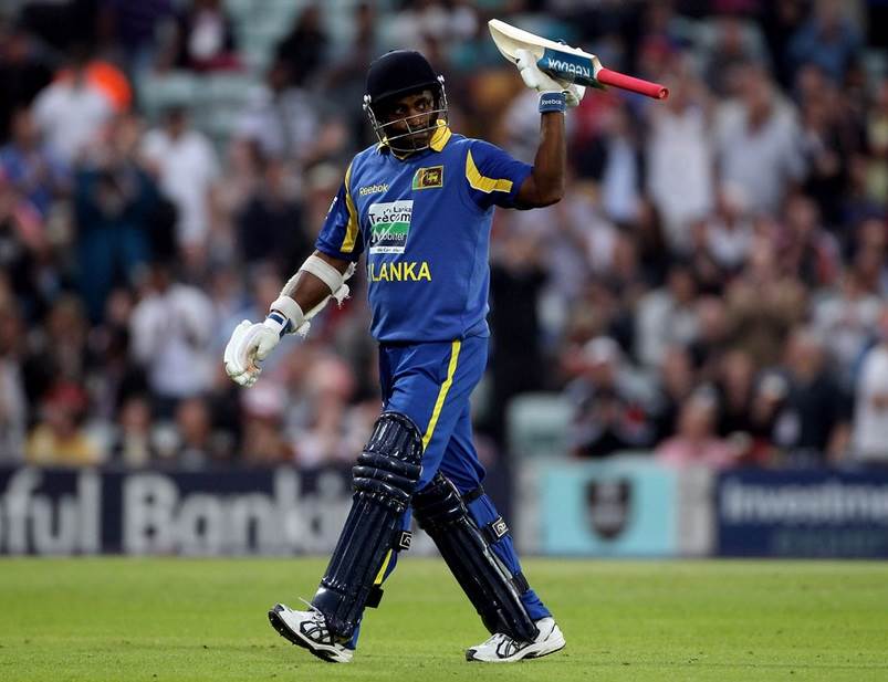 Sanath Jaysuriya raises his bat while returning to the pavilion after his last appearance in ODIs . (Photo Source: Getty Images) 
